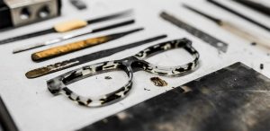 : Einblick in die Vielfalt der Brillengestellmaterialien 1